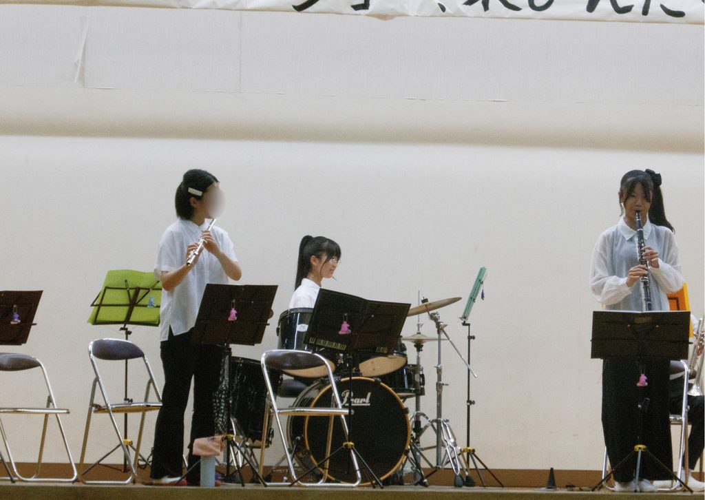 ならやま小中学校の文化発表会で演奏するなら夢鹿BRASS